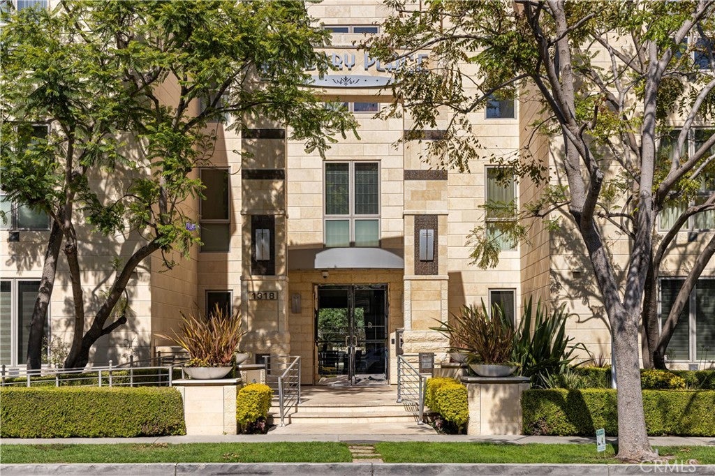 1318 Roxbury S 210, Los Angeles CA 90035