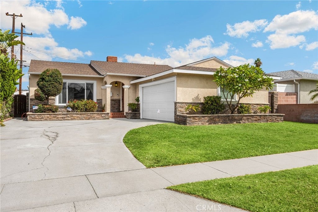 14883 Goodhue
