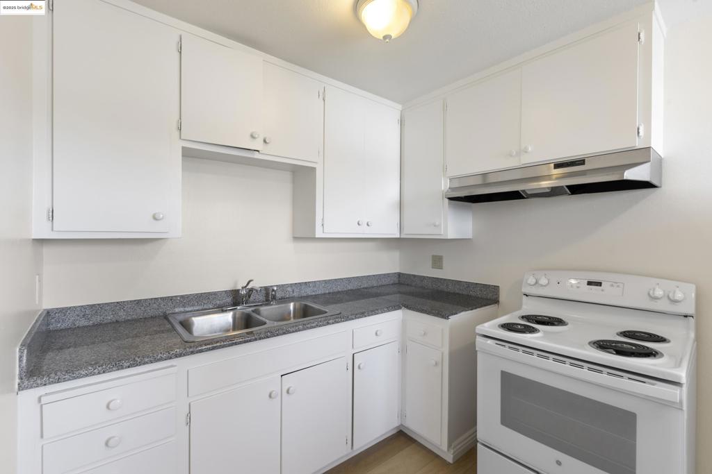 CENTRAL BERKELEY - Residential Income