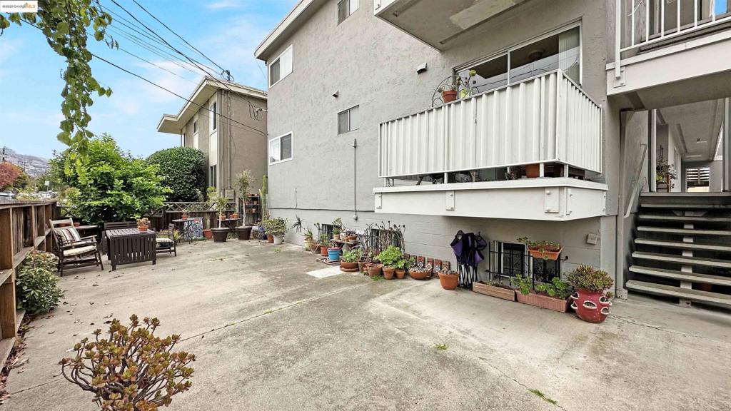 CENTRAL BERKELEY - Residential Income