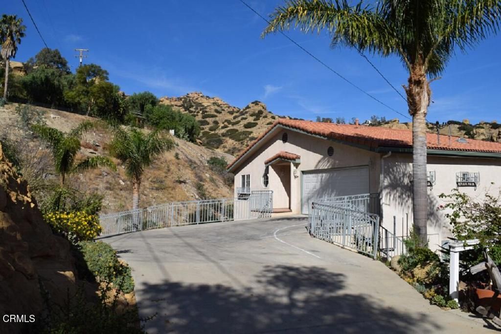 Photo of 215 La Gross Way, Chatsworth, CA 91311 (MLS # V1-32815)
