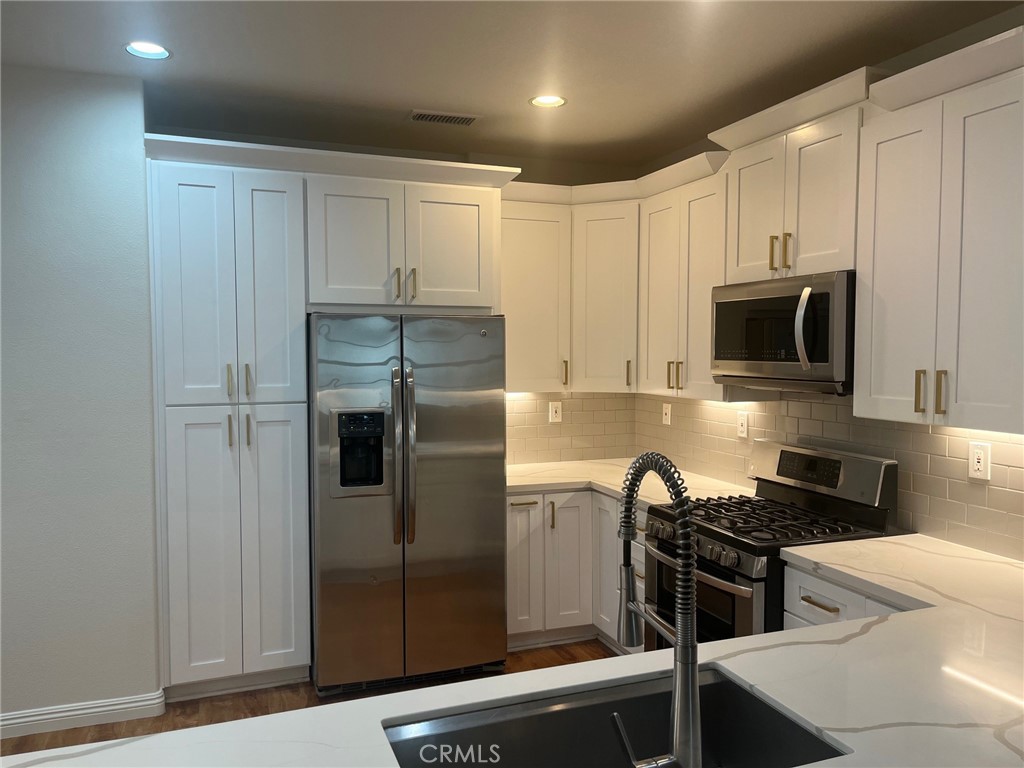 Twelve Picket Lane (TWPK) - Residential Lease