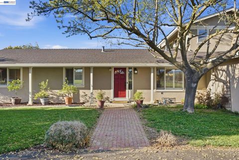 Photo of 2680 Marina Ave. Ave, Livermore, CA 94550 (MLS # 41127630)