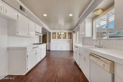 Tiny photo for 685 Paige Lane, Thousand Oaks, CA 91360 (MLS # 226000985)
