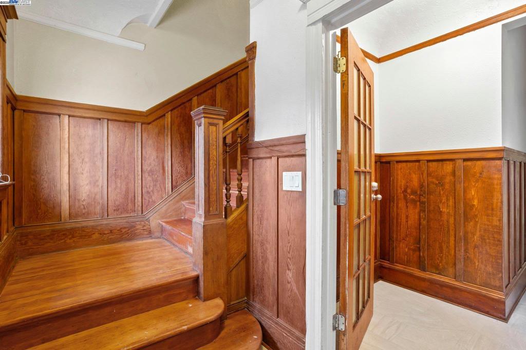 WEST OAKLAND - Residential Income