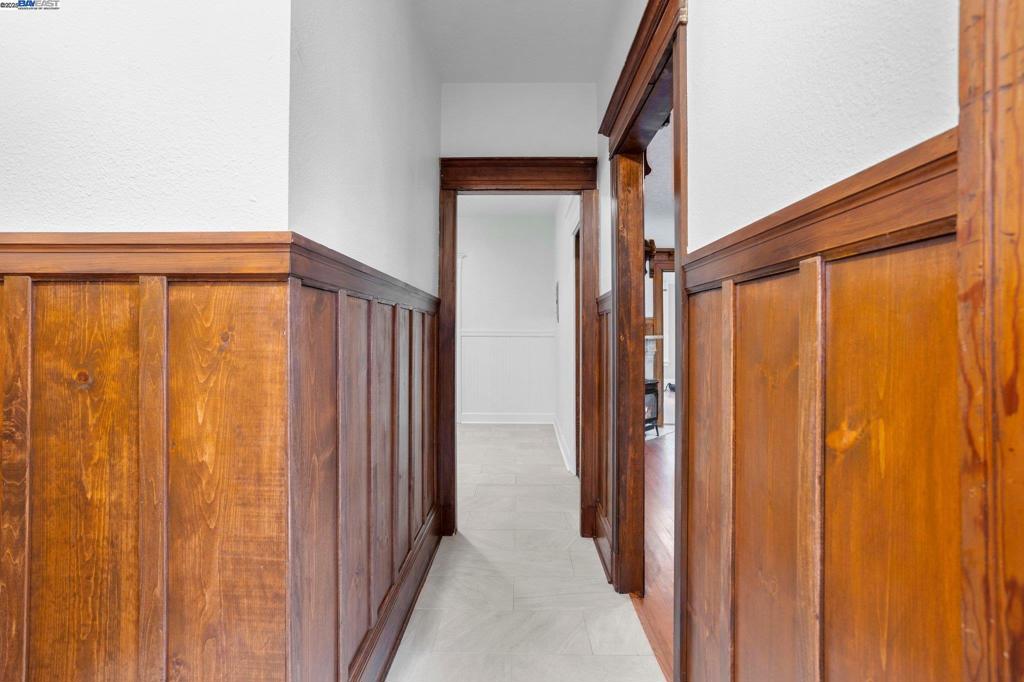 WEST OAKLAND - Residential Income