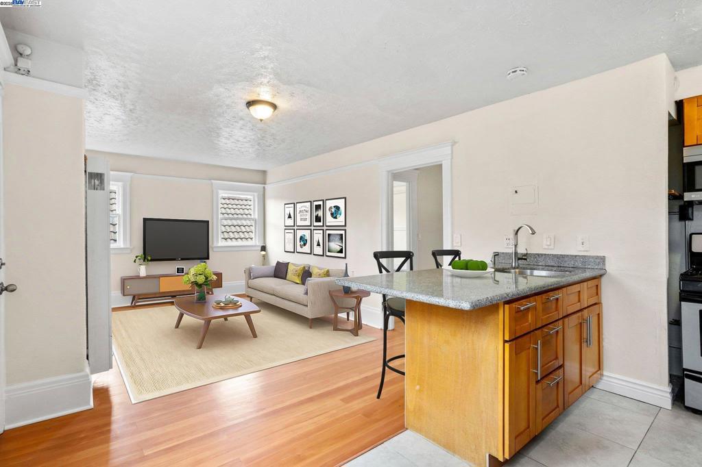 WEST OAKLAND - Residential Income