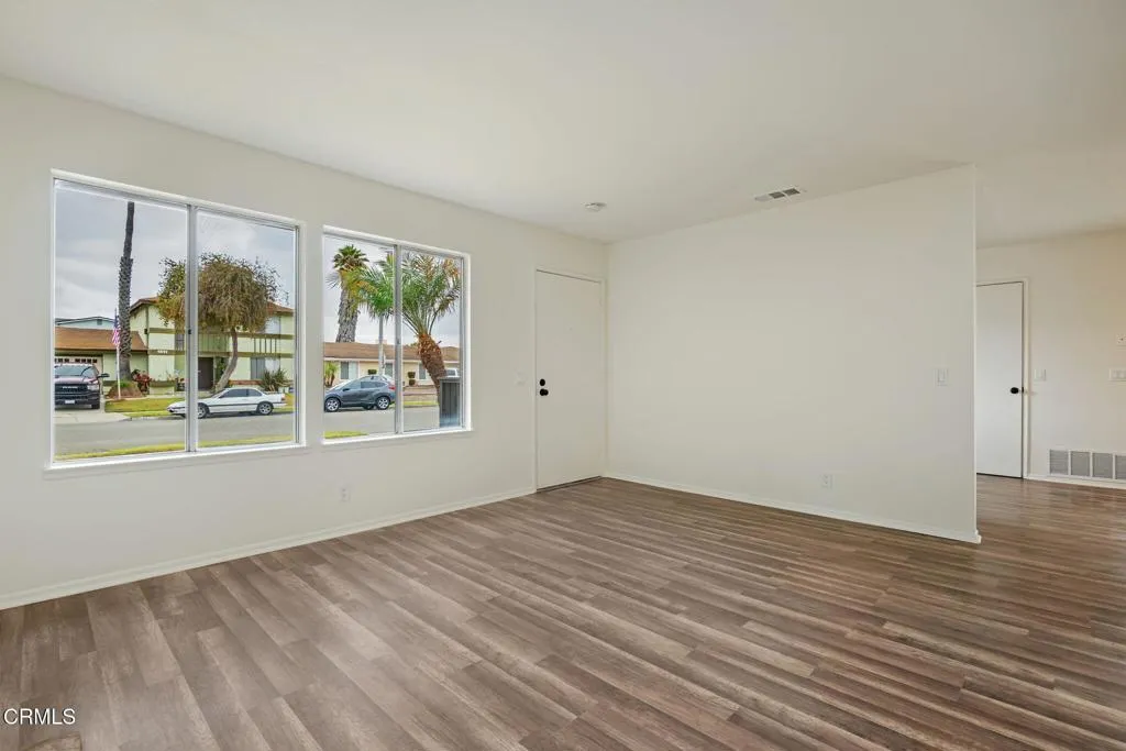 Oxnard, California 93036, United States, 3 Bedrooms Bedrooms, ,2 BathroomsBathrooms,Residential,Active,180961
