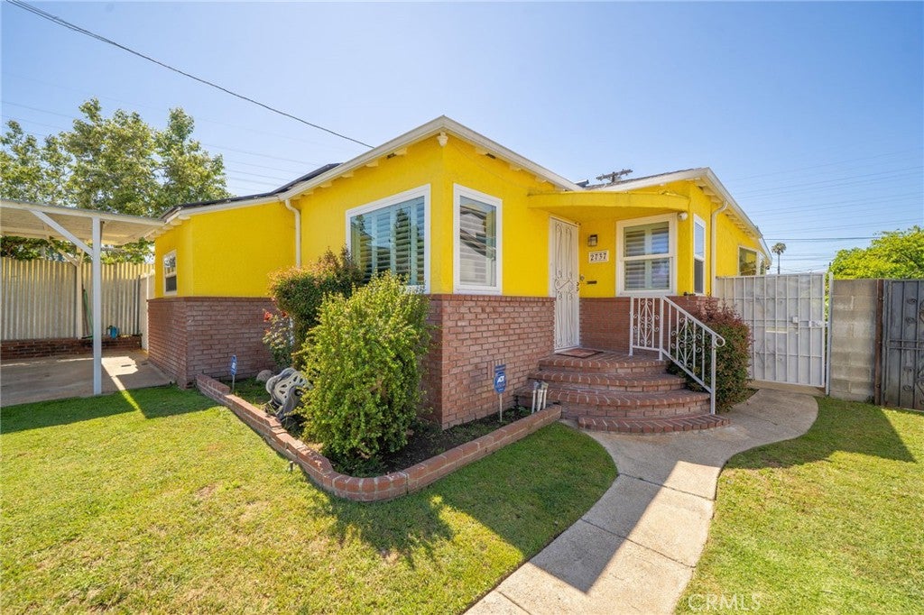 2737 S Spaulding Ave