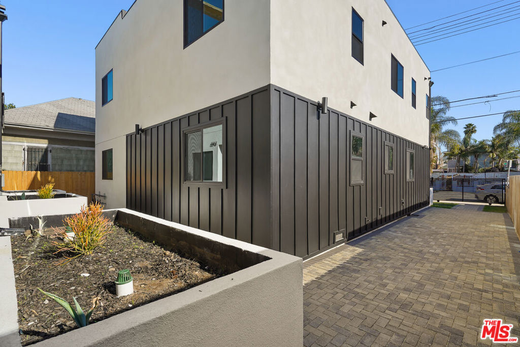 1731 S New Hampshire Avenue