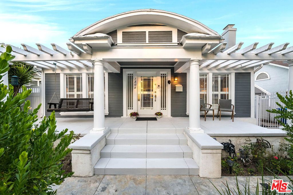 Photo of 1308 N Ogden Drive, West Hollywood, CA 90046 (MLS # 26662021)