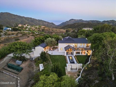 Photo of 33235 Mulholland Highway, Malibu, CA 90265 (MLS # 226002069)