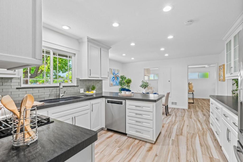 Properties 4 1729 Husted Avenue