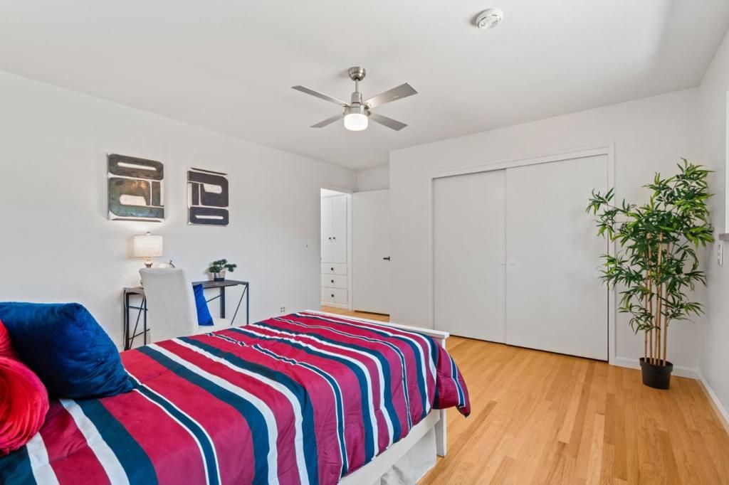 listing image 130725549334451956267