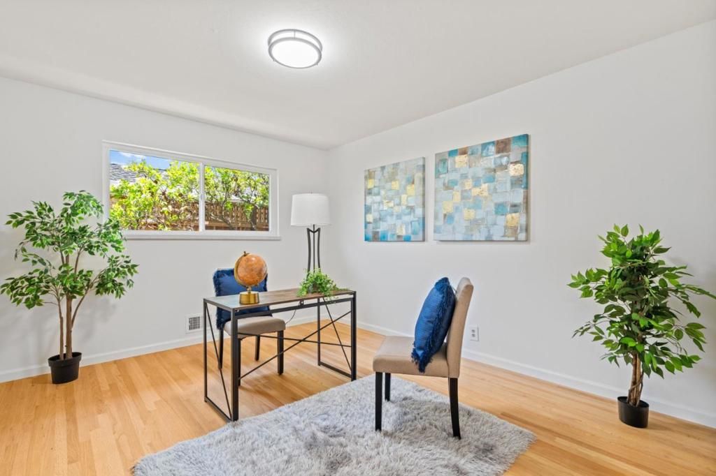 listing image 130728391657929080131