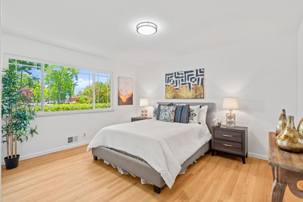 listing image 130721062330992916960