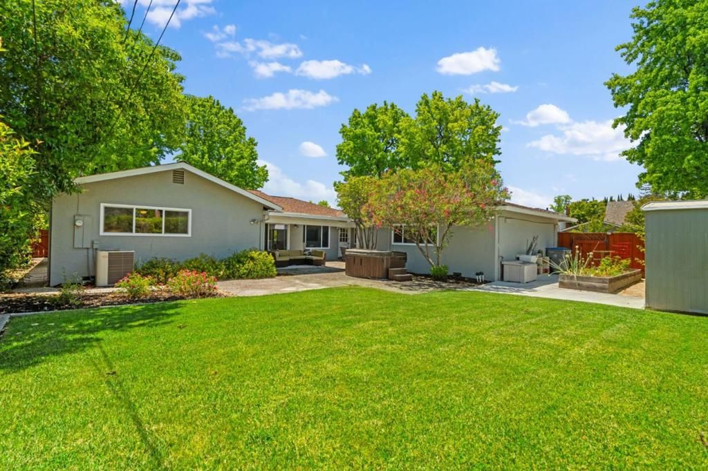 listing image 130725797566957277358