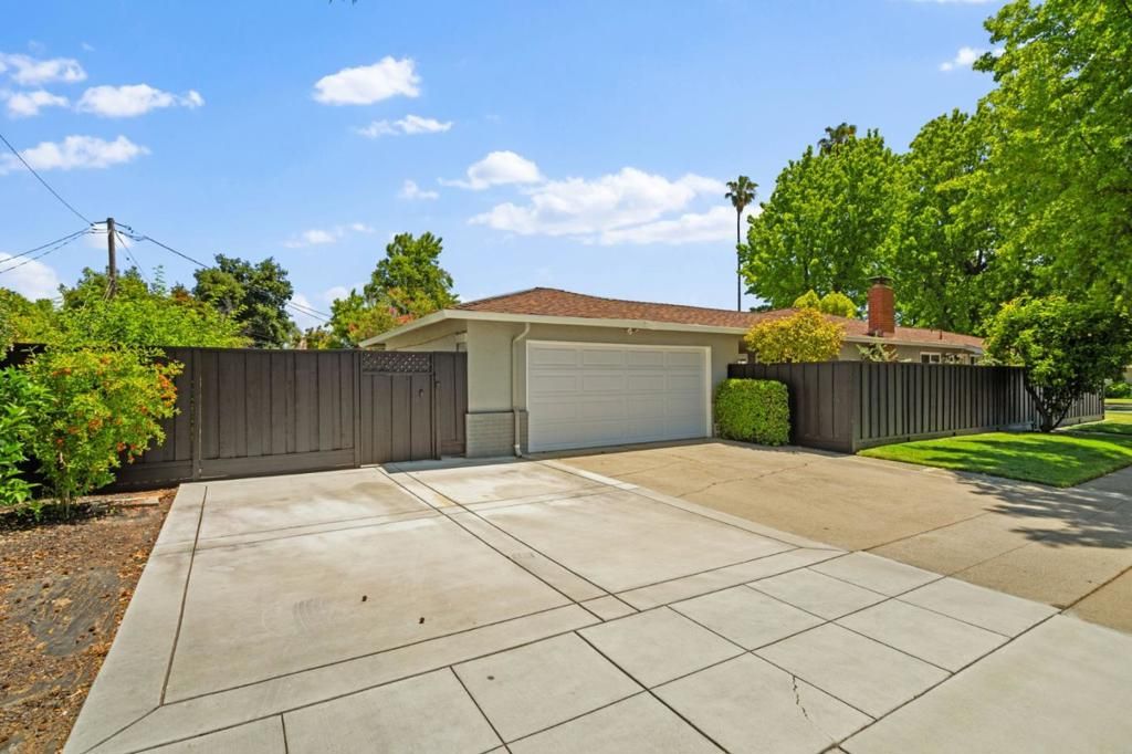 listing image 130721914261465277439