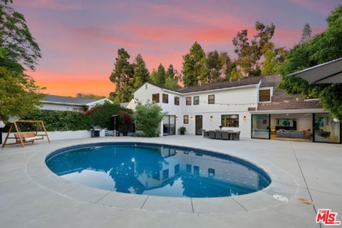 Photo of 343 Veteran Avenue, Los Angeles, CA 90024 (MLS # 26844999)