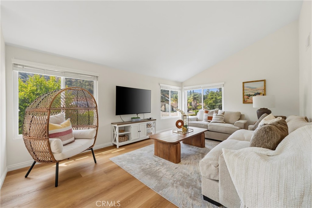 1752 Maple Hill