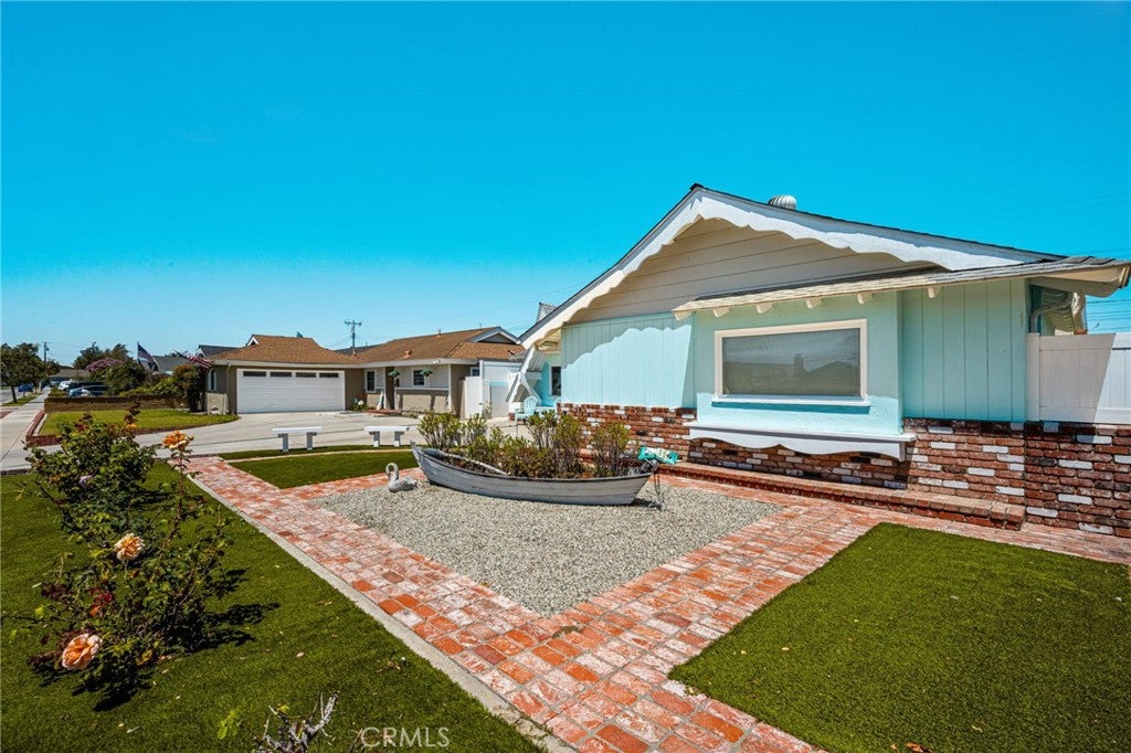 15732 Swan Lane, Huntington Beach CA 92649 - Photo 20