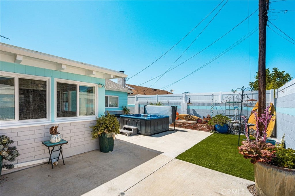 15732 Swan Lane, Huntington Beach CA 92649 - Photo 32