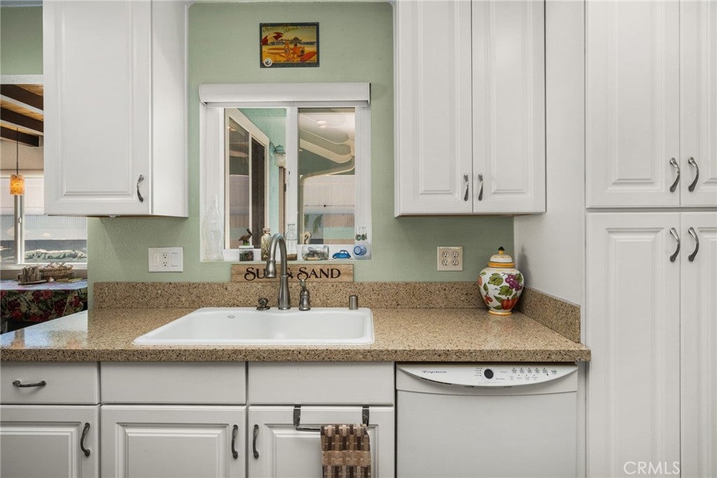 15732 Swan Lane, Huntington Beach CA 92649 - Photo 28