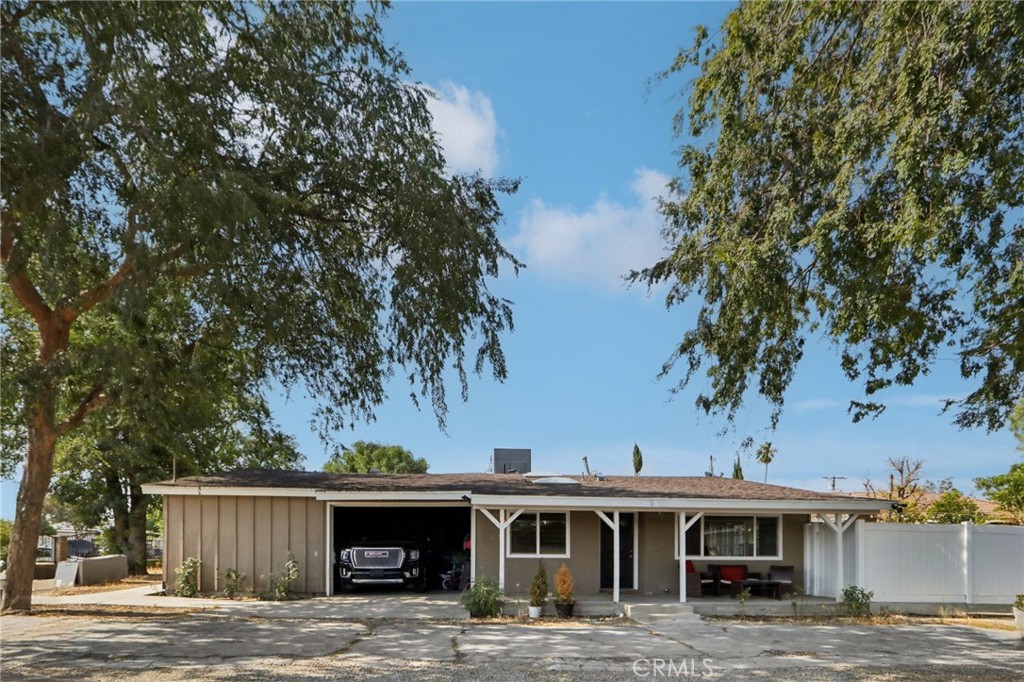 Incredible investment opportunity in a quiet North Hollywood neighborhood. Two house on a huge over 16,500 sqft of land. Fully remodeled main home featuring 2 bedrooms and two updated baths, updated kitchen, laminated flooring and dual pane windows throughout, oversized attached garage ideal for JADU. Fully remodeled second home featuring a large living room, updated kitchen and bath. So much opportunity to possibly subdivide or build additional ADU's with SB9 lot split.