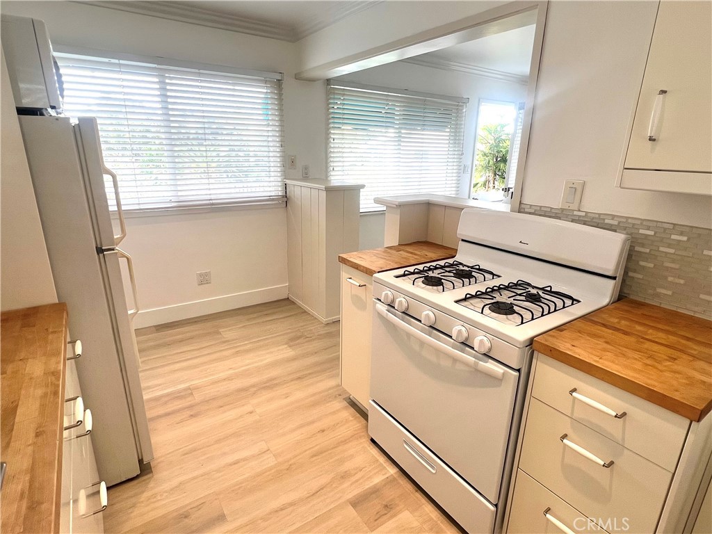 Corona del Mar South of PCH (CDMS) - Residential Lease