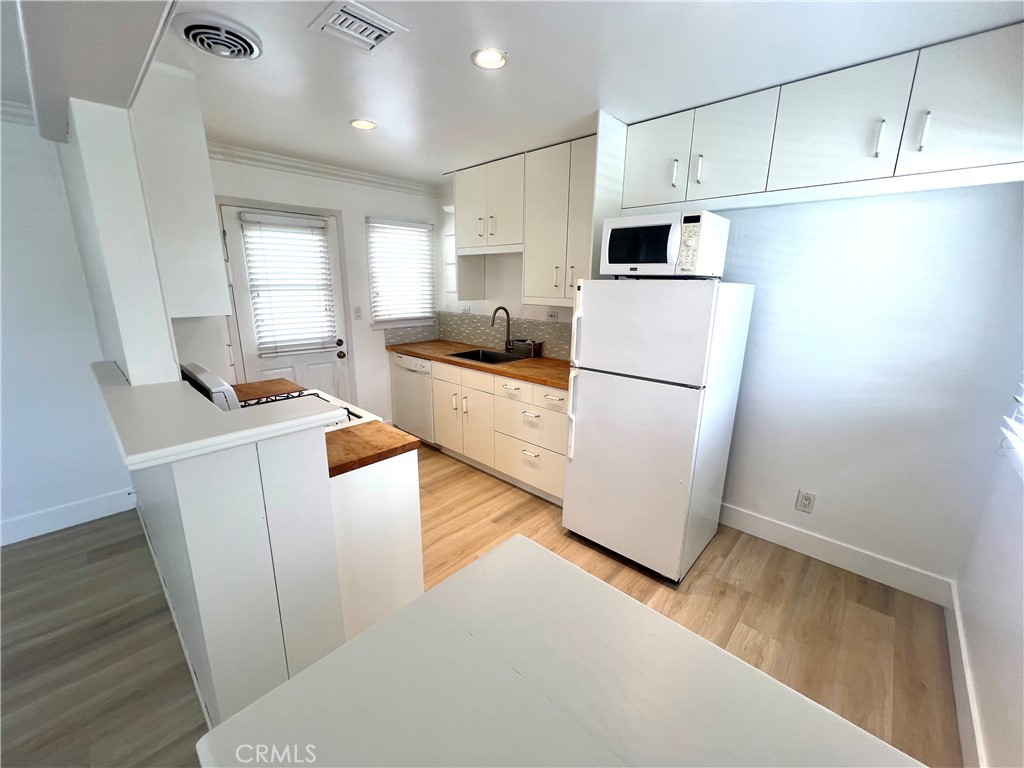 Corona del Mar South of PCH (CDMS) - Residential Lease
