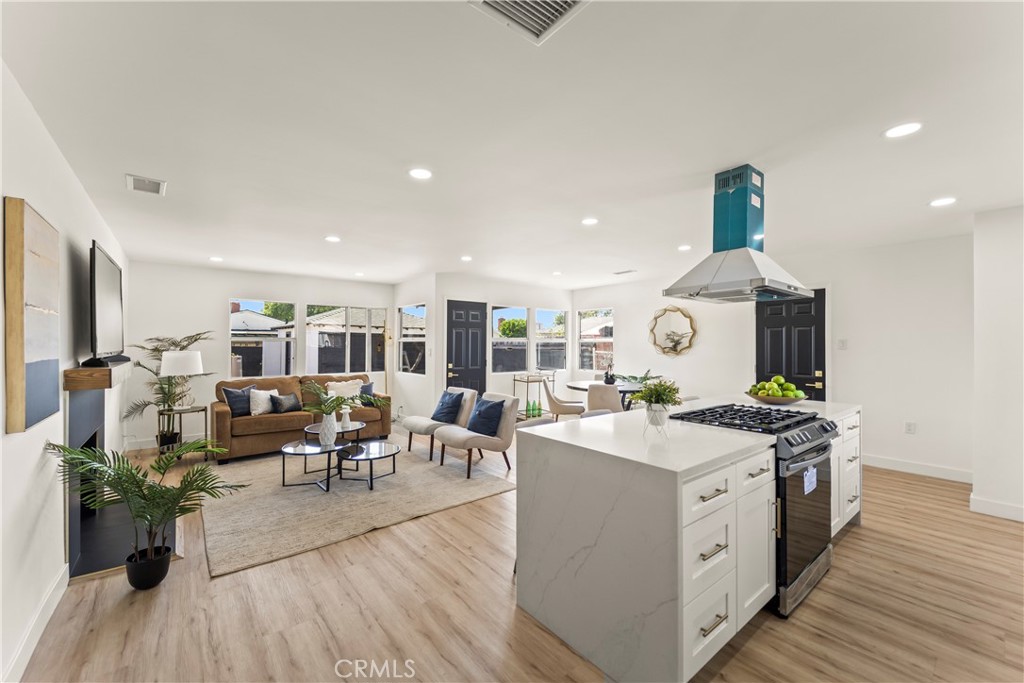 1616 W 108th