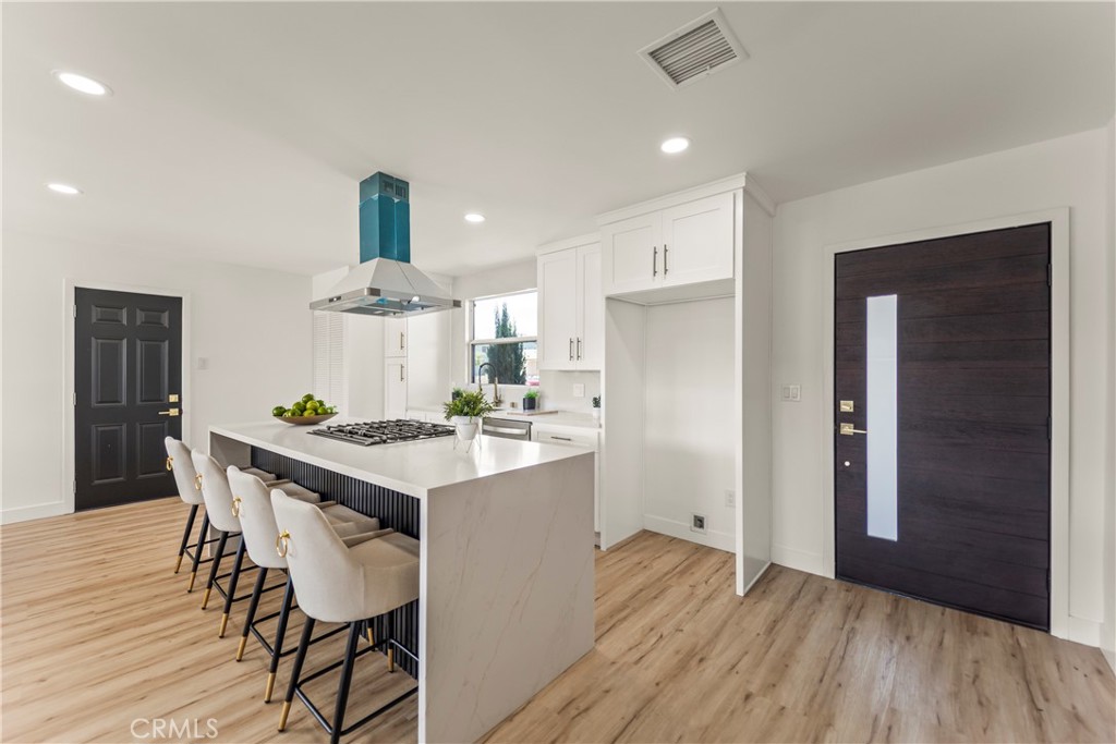 1616 W 108th