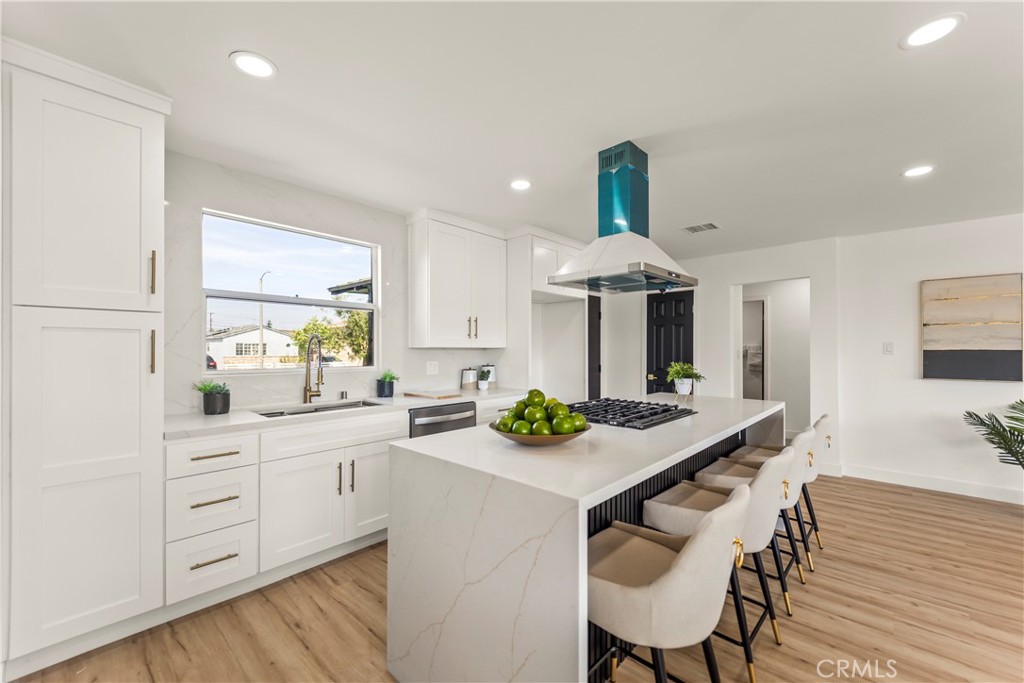 1616 W 108th