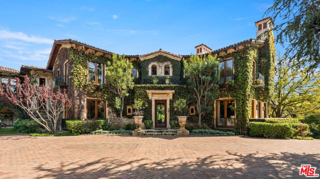1550 Amalfi Drive
