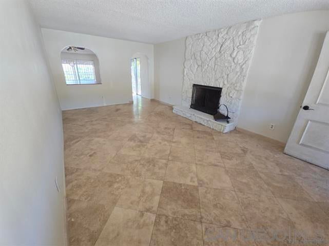 835 Worthington
