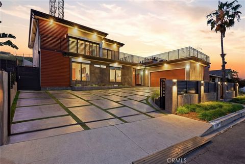 4189 S Cloverdale Avenue Los Angeles CA 90008