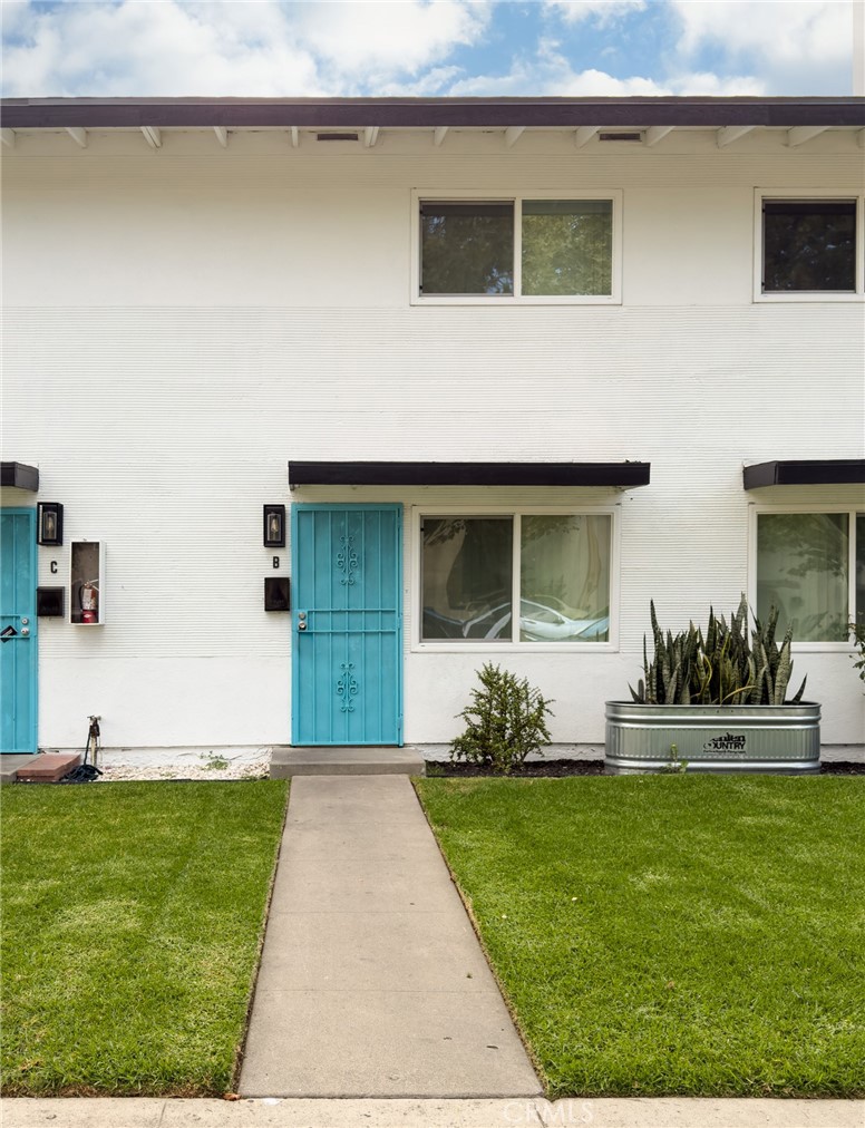 2729 S Baker
