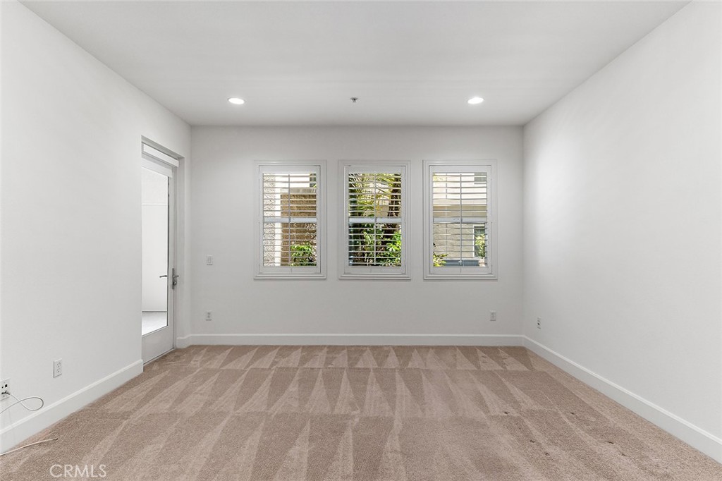 300 E 4th Street 118