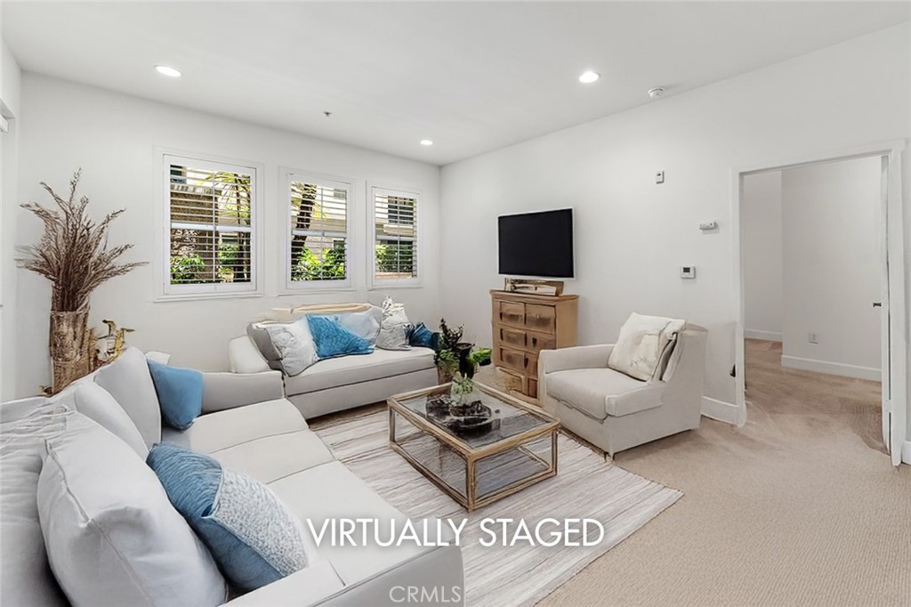 300 E 4th Street 118