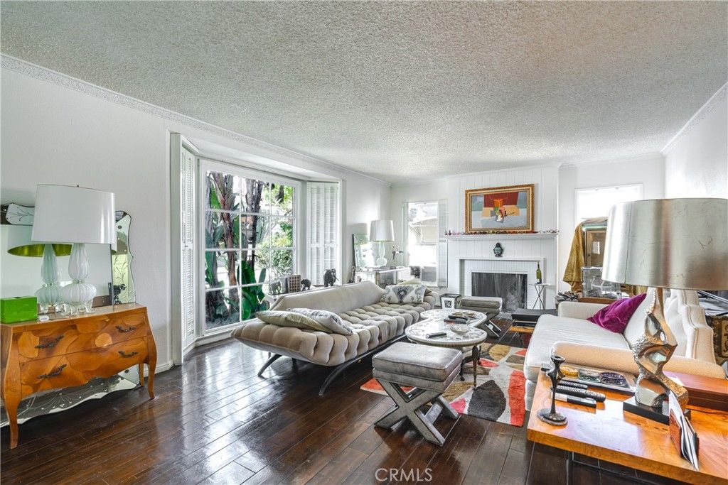 Photo of 4248 Mcclung Drive, Los Angeles, CA 90008 (MLS # BB25246781)