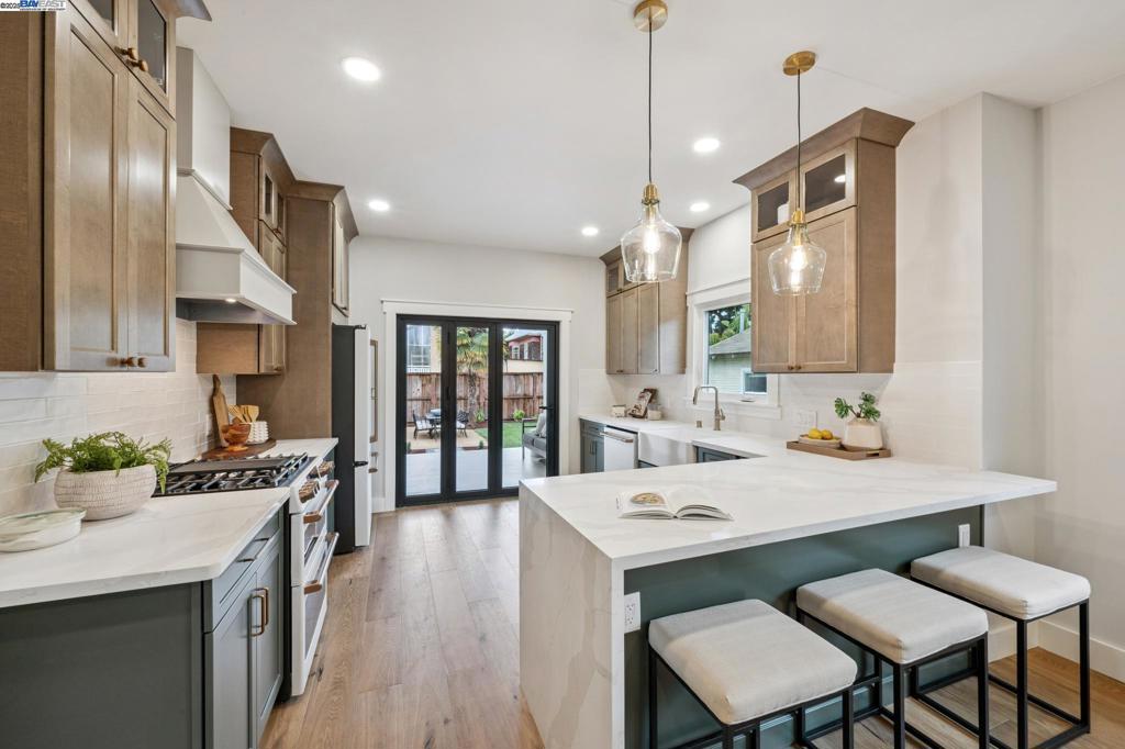 LOWER ELMWOOD - Residential