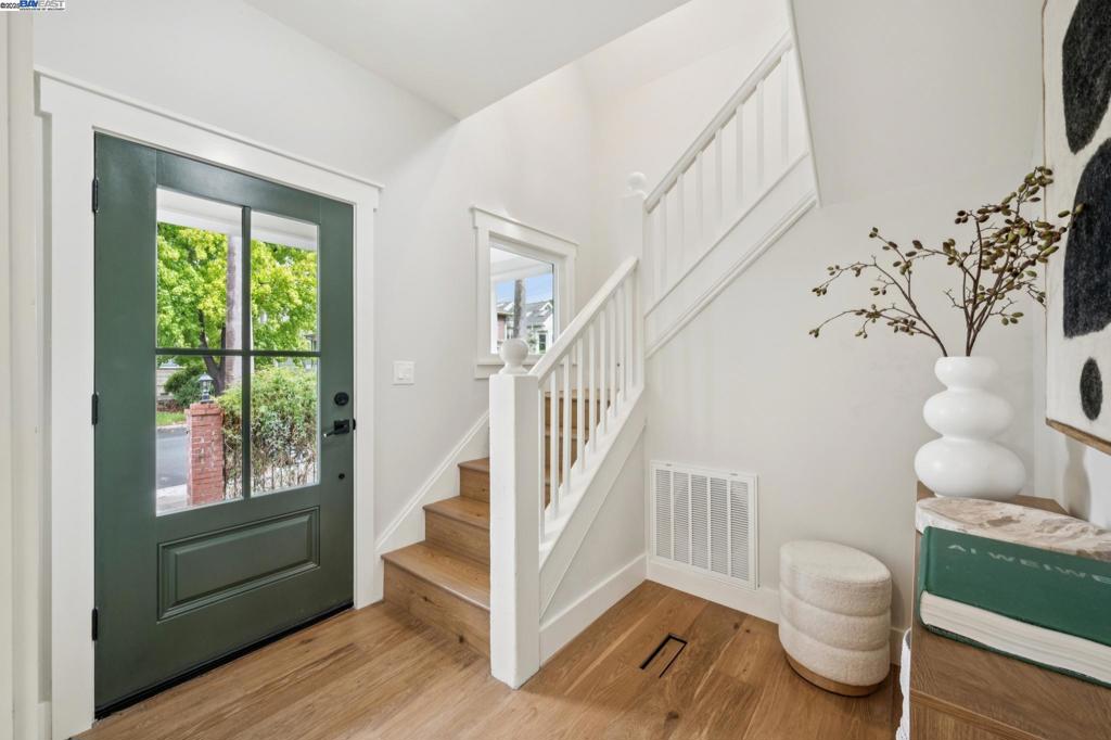 LOWER ELMWOOD - Residential