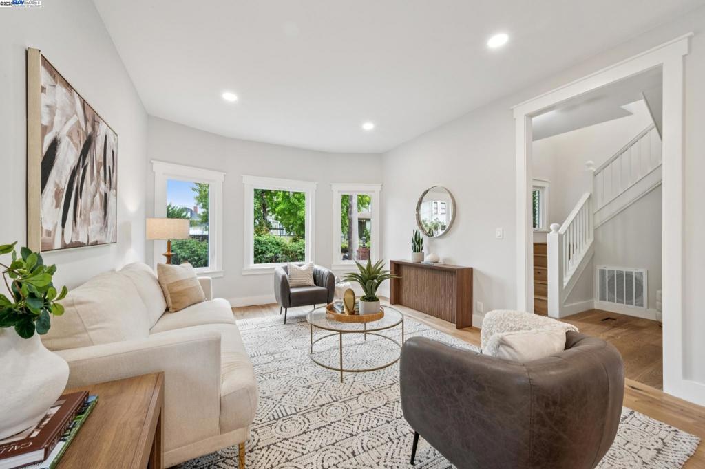 LOWER ELMWOOD - Residential