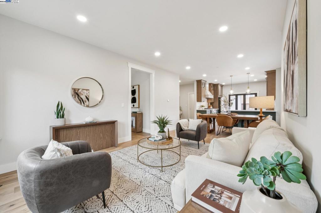 LOWER ELMWOOD - Residential