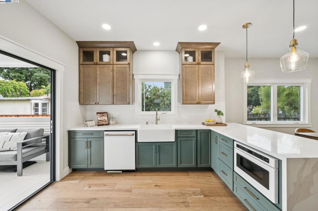 LOWER ELMWOOD - Residential