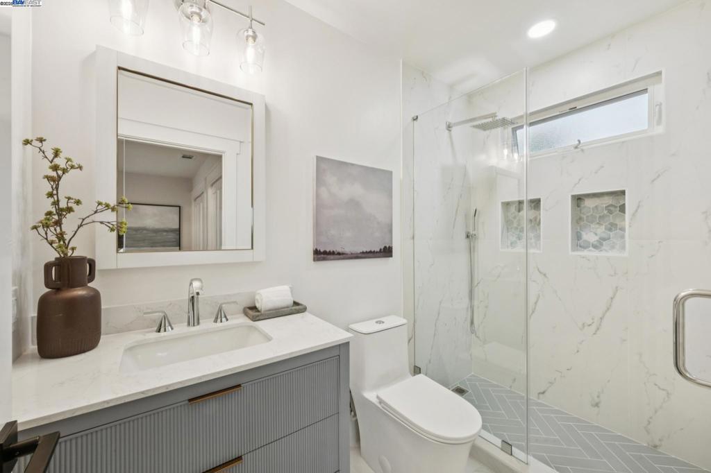 LOWER ELMWOOD - Residential