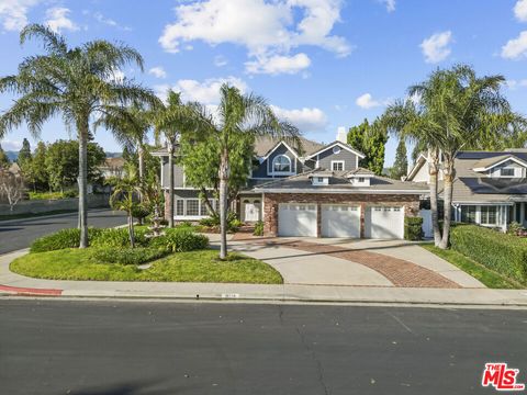 Photo of 18779 Willowtree Lane, Porter Ranch, CA 91326 (MLS # 26657473)