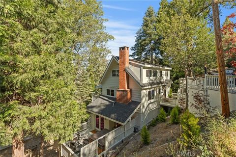 Photo of 394 Ca-173, Lake Arrowhead, CA 92352 (MLS # IG26050308)