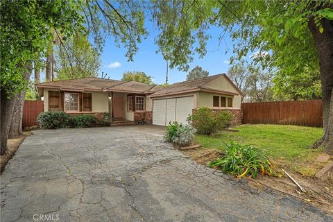Photo of 5636 Ponce Ave, Woodland Hills, CA 91367 (MLS # SR26051822)