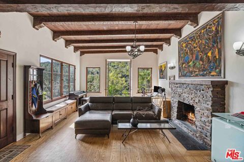 10037 Reevesbury Drive Beverly Hills CA 90210